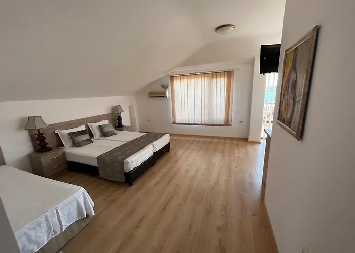 Time Out Къща за гости 4*