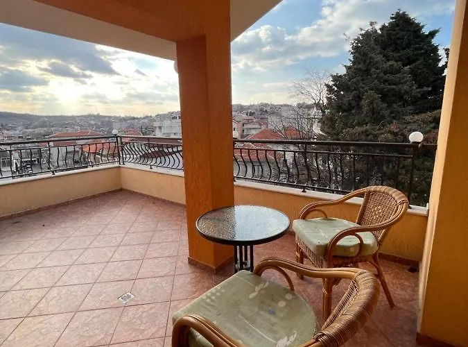 Къща за гости Time Out