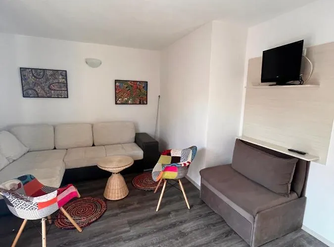 Къща за гости Time Out